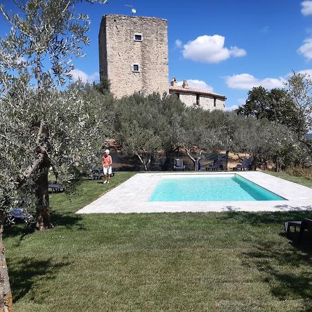 Aparthotel Castello Di Cisterna Gaglietole Exterior foto