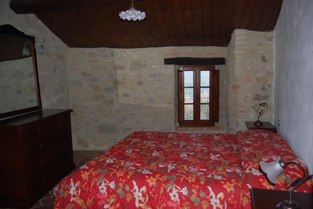 Aparthotel Castello Di Cisterna Gaglietole Exterior foto