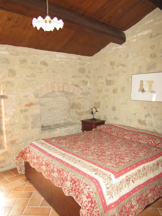 Aparthotel Castello Di Cisterna Gaglietole Exterior foto
