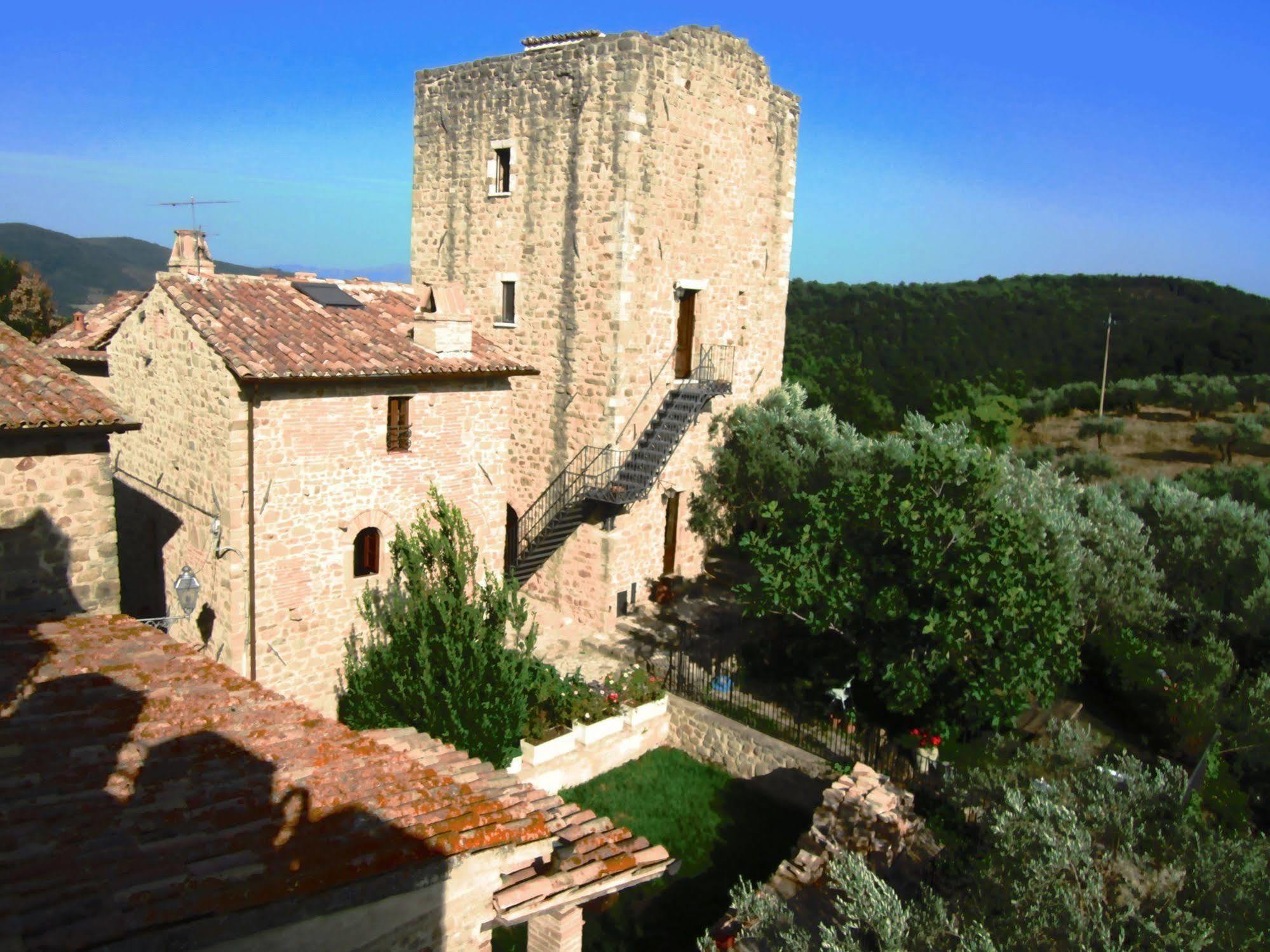 Aparthotel Castello Di Cisterna Gaglietole Exterior foto