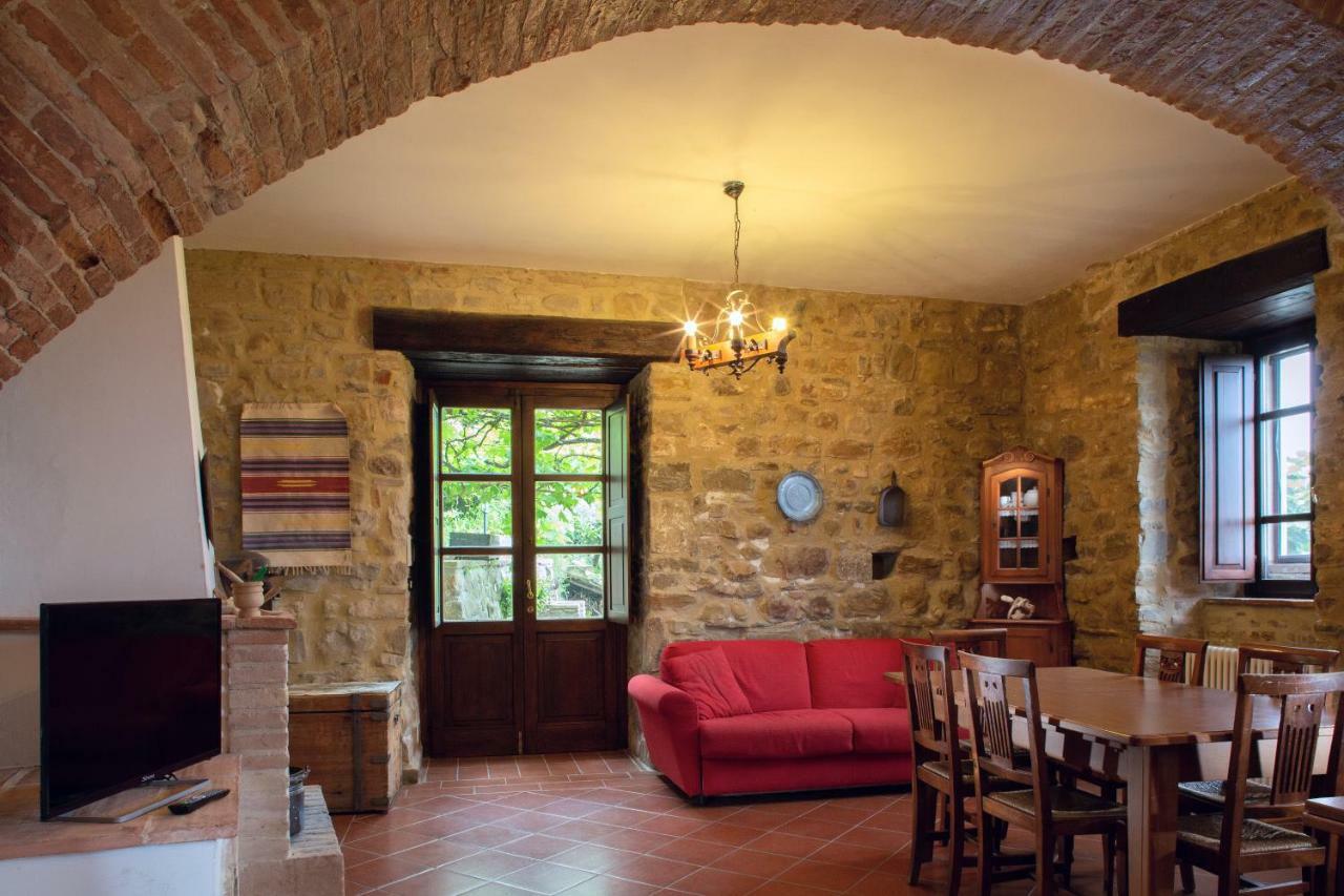 Aparthotel Castello Di Cisterna Gaglietole Exterior foto