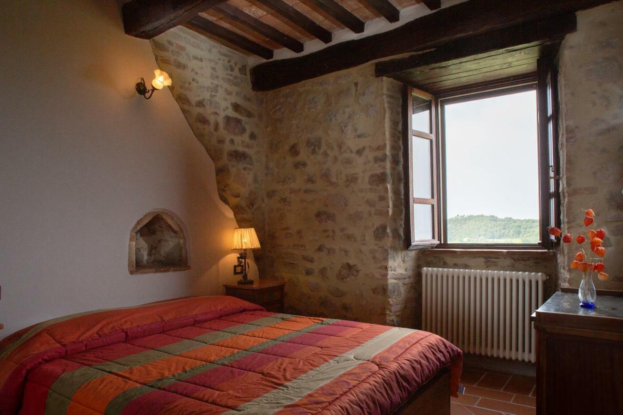 Aparthotel Castello Di Cisterna Gaglietole Exterior foto
